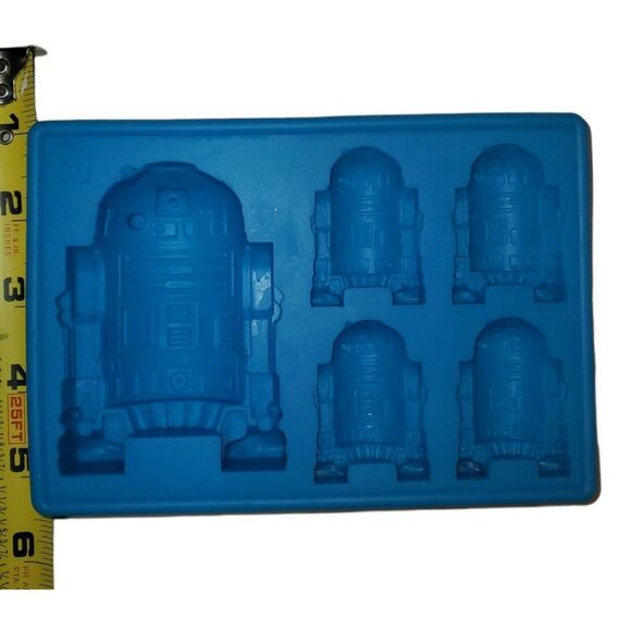 Star Wars R2D2 Silicone Mold Great Christmas Stocking Stuffer - Picture 1 of 3